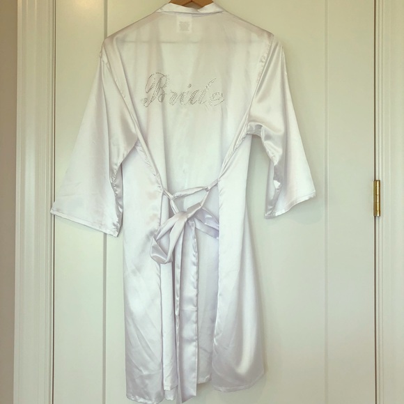 Bridal ‘Getting Ready’ robe 👰🏼 - Picture 1 of 4